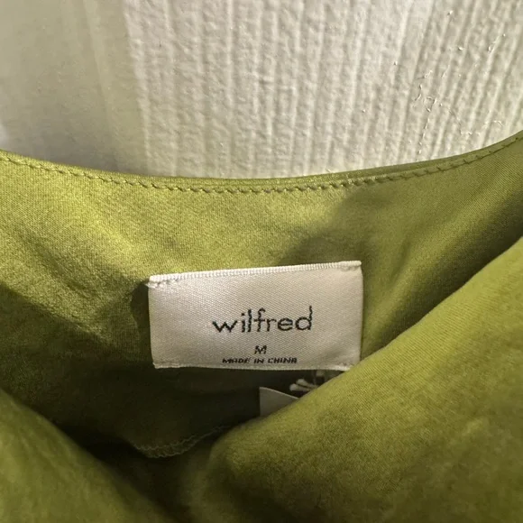 BNWT Aritzia Allusion Camisole in Succulent Green - Picture 2 of 5